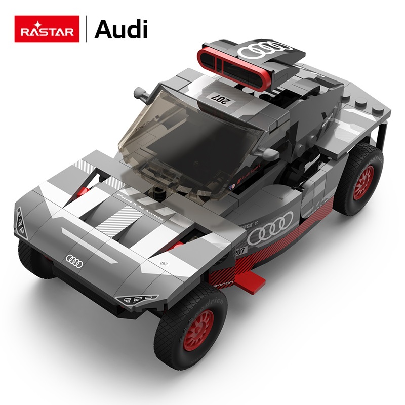 1: 30 Audi RS Q e-tron Bricks